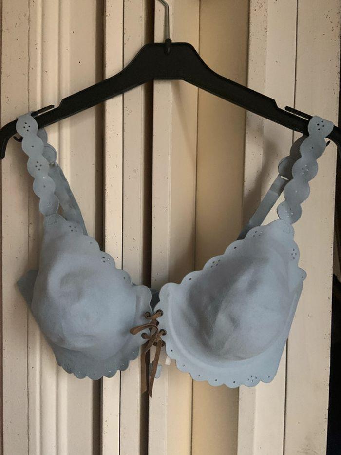 Soutien-gorge bleu ciel Lejaby 85C - photo numéro 1