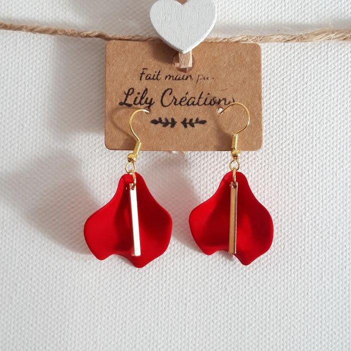 Boucles d'oreilles dorées et pétales rouges LC135 - photo numéro 1