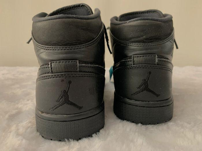 Baskets Nike Air Jordan 1 Mid Noir  42,5 tbe - photo numéro 3