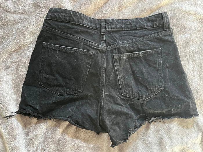 Short en jean h&m taille 40 - photo numéro 3