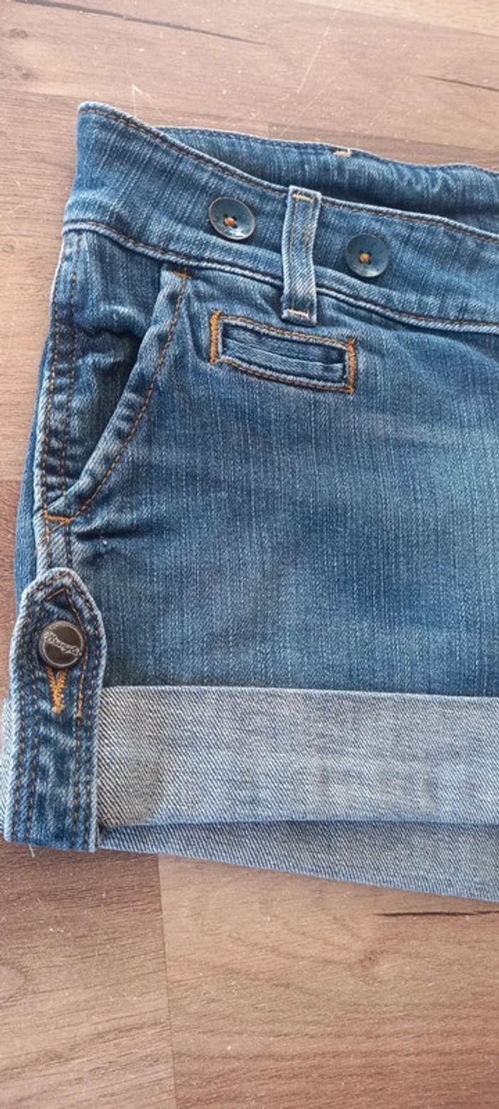 Short en jean Wrangler Taille américaine 28 - photo numéro 3