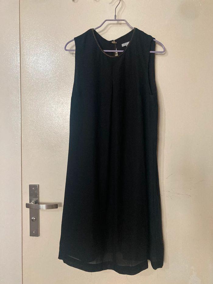 Petite robe noire h&m taille 42 - photo numéro 1