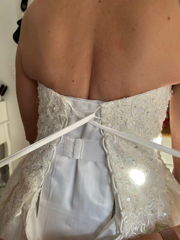 Robe de mariée ( neuf avec étiquette) - photo numéro 4