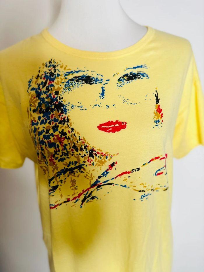 Robe vintage 1982Tee Shirt Emmanuelle Khanh jaune - photo numéro 2