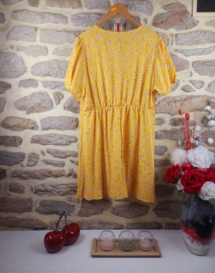 Robe manches bouffantes jaune et multicolore Femme taille 54 marque Boohoo 🍬 - photo numéro 3