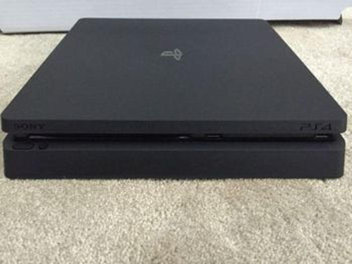 PlayStation 4 Slim - photo numéro 1