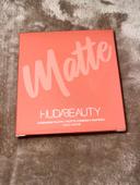 Huda beauty palette