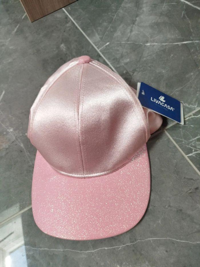 Casquette fille rose paillettes neuve