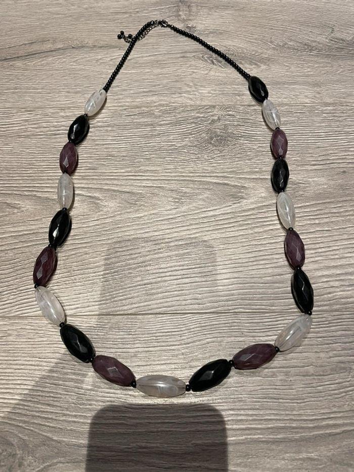 Collier long sautoir à perles noir blanc violet - photo numéro 1