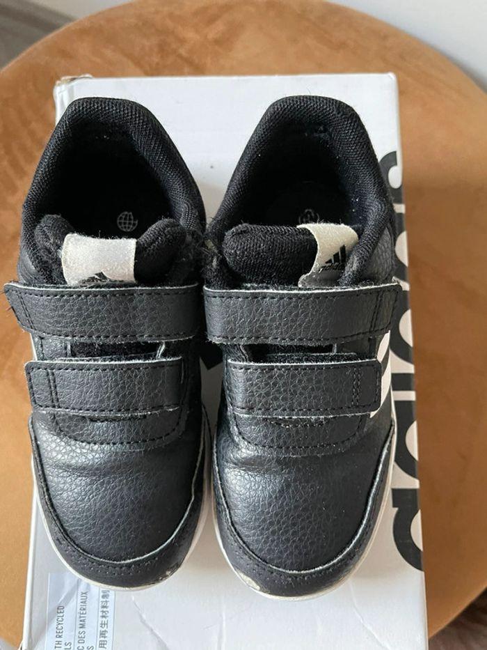 Baskets à scratch enfant adidas taille 26.5 noires et blanches - photo numéro 11