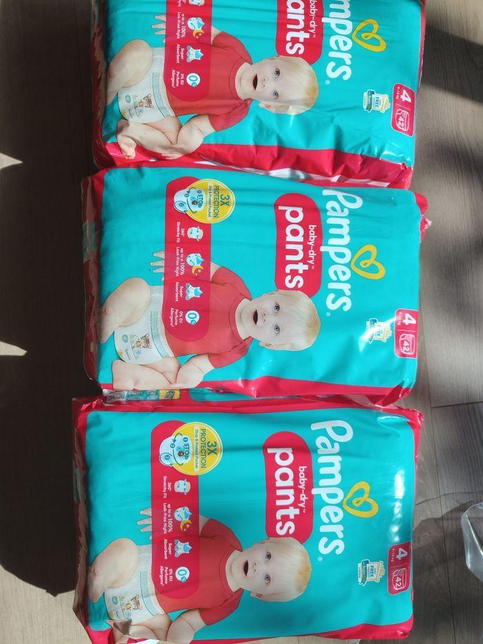 3 paquets de couches Pampers baby dry pants taille 4