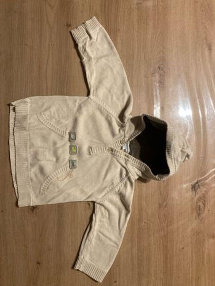 Vend pull beige 12 mois verbaudet - photo numéro 1