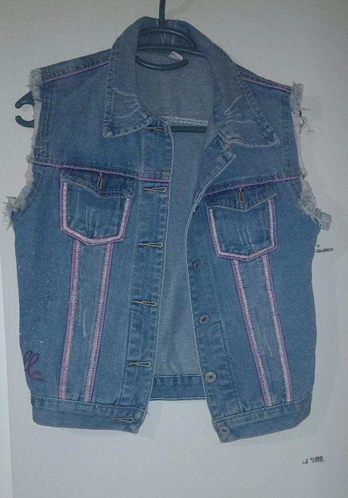 Veste jeans sans manche customiser - photo numéro 11