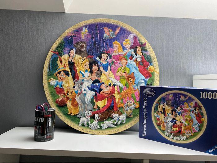 Puzzle disney classiques rond 1000 pieces princesses bambi peter pan cendrillon blanche neige - photo numéro 1