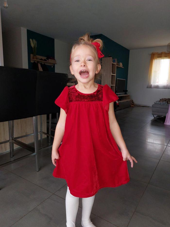 Robe velours rouge 4-5 ans - photo numéro 2