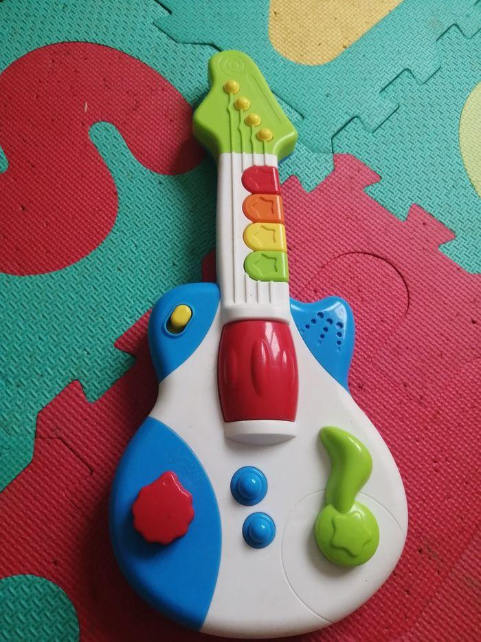 Guitare enfant