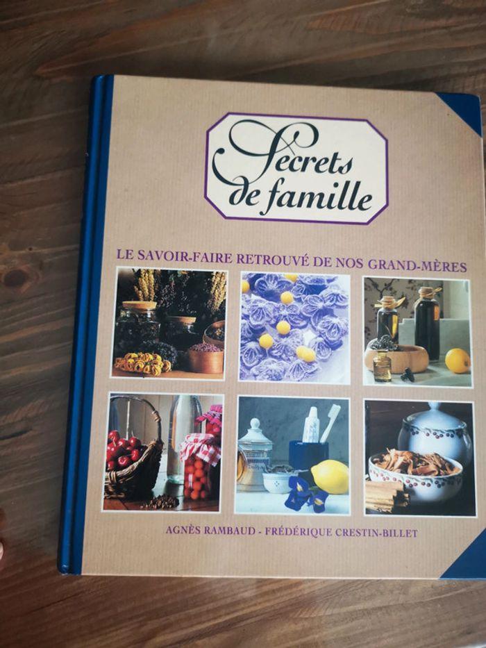 Livre Secrets de Famille le savoir faire retrouvé de nos grands mères - photo numéro 1