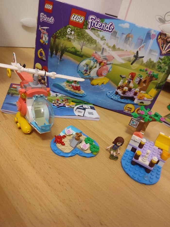 Lego Friends hélicoptère de sauvetage