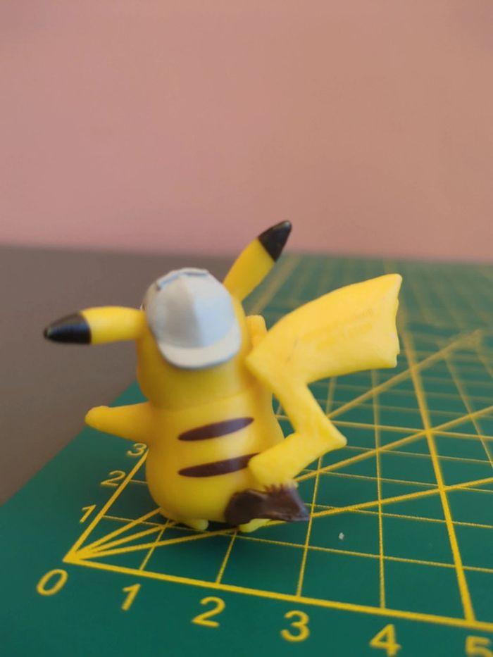 figurine pokémon Pikachu - photo numéro 2