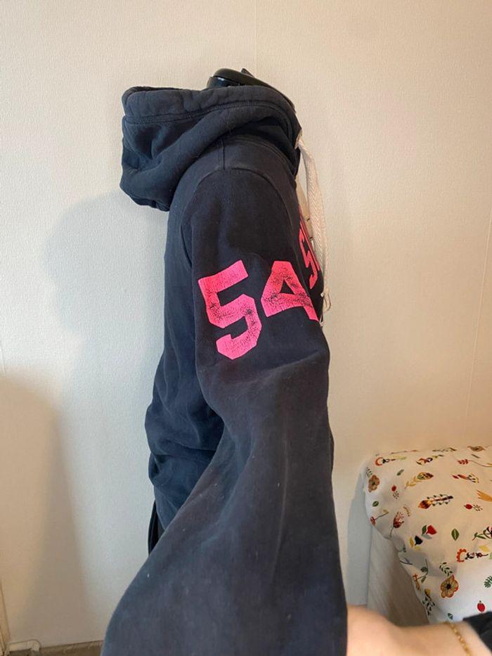 Sweat à capuche bleu marine et rose Superdry taille M / 38 - photo numéro 8