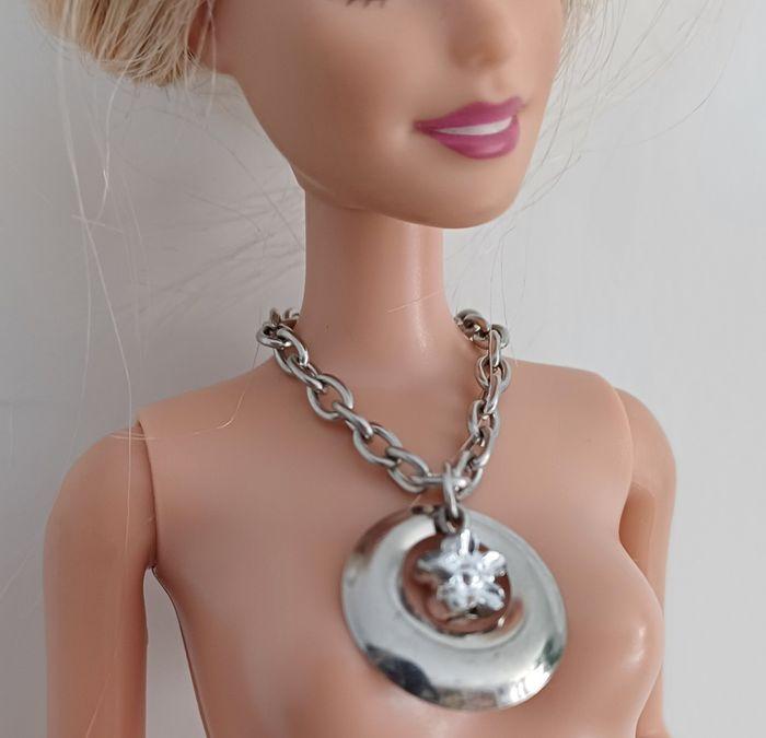 Collier artisanal neuf pour Barbie, cercle et fleur - photo numéro 2