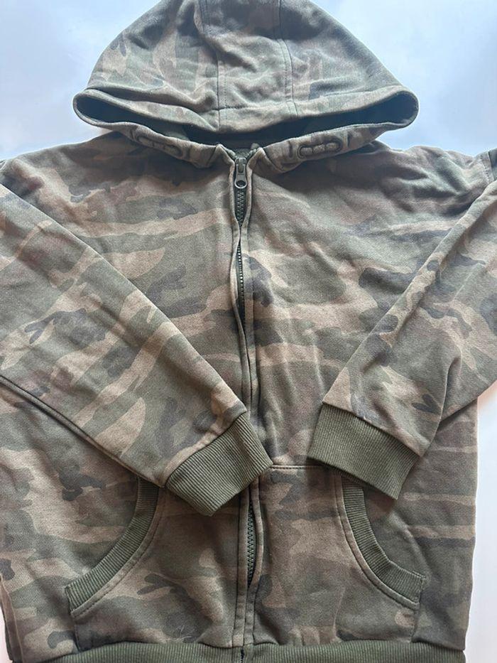 Sweat à capuche camouflage garçon  9/10 ans