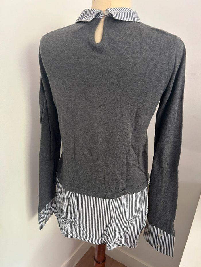 Pull gris avec sous-chemise à rayures long - photo numéro 5