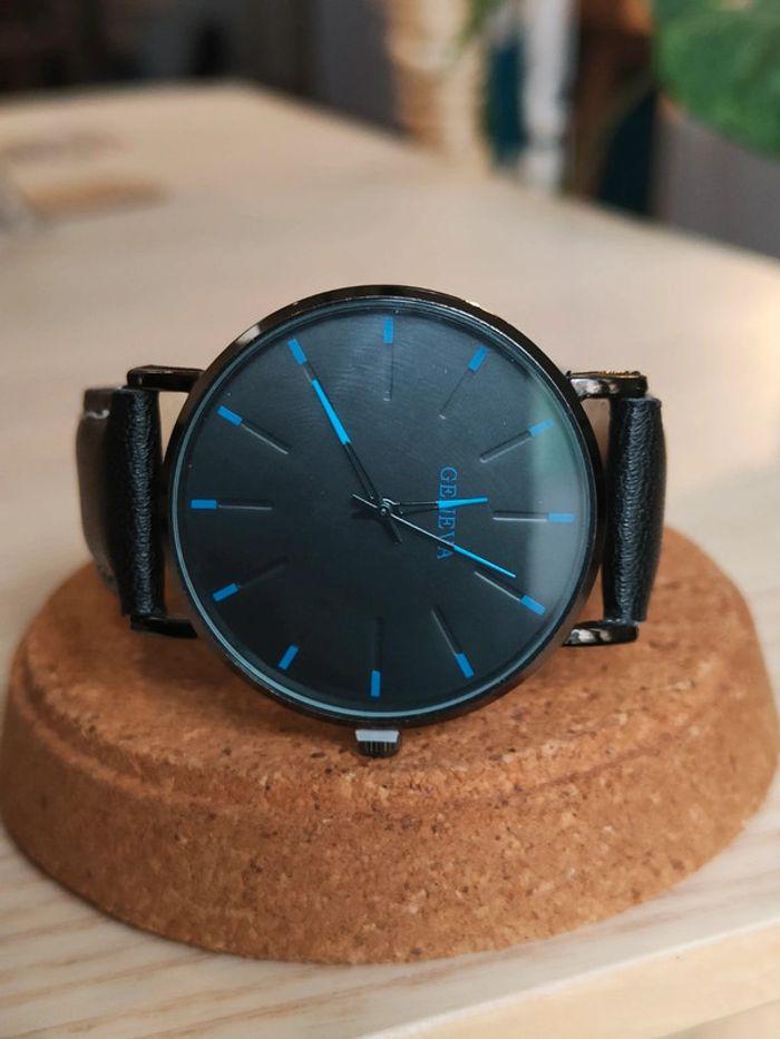 Montre noire-bleue homme, discrète - photo numéro 2