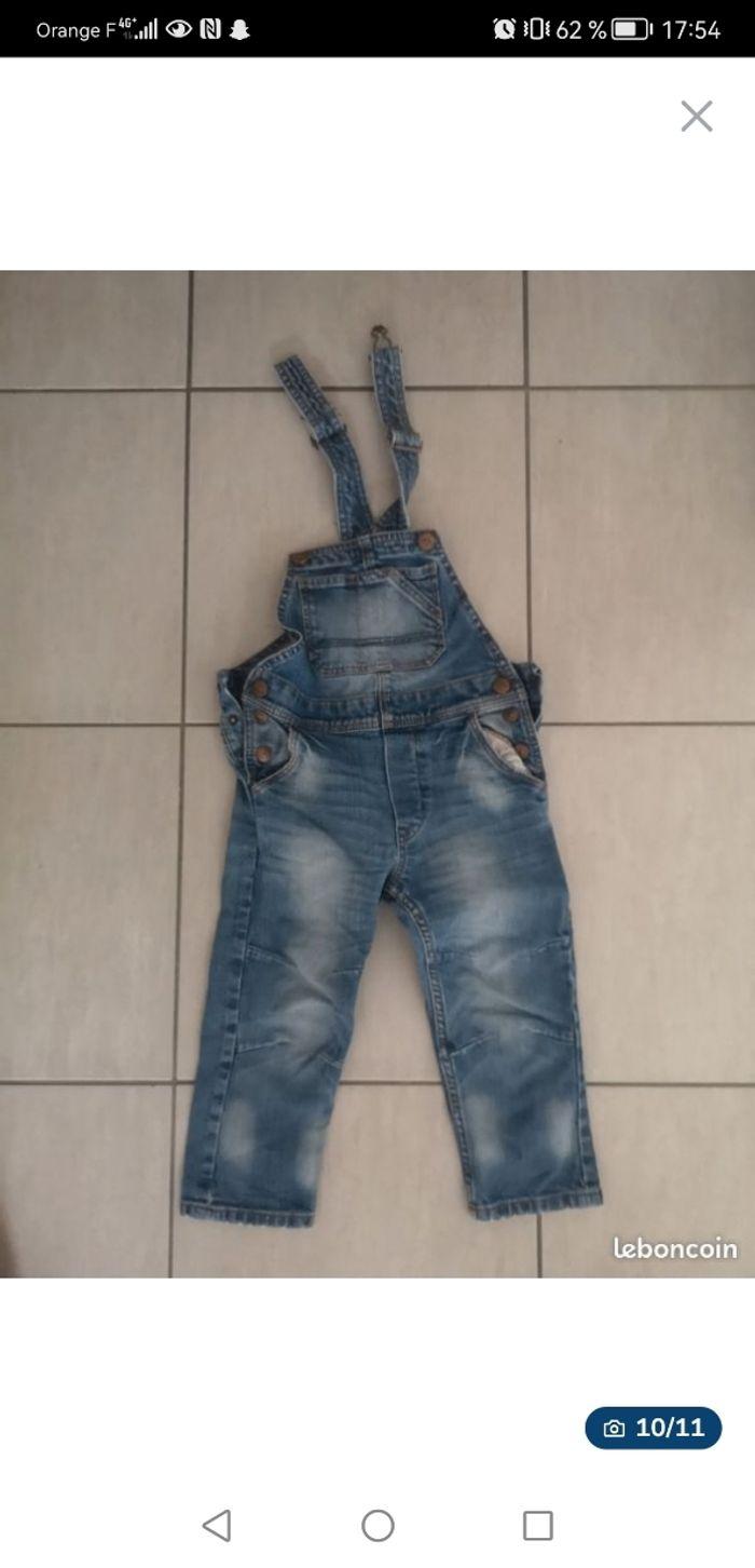 Lot de Pantalon,jeans , survêtement, salopette,garçon entre 4 et 5ans. - photo numéro 2