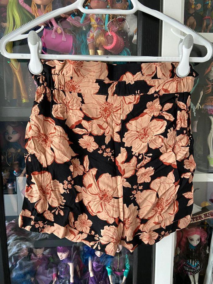 Short noir à motif grosses fleurs pinkie taille XS - photo numéro 2