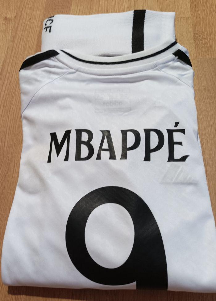 Maillot Mbappe taille 12 ans Real de Madrid domicile 2025 - photo numéro 5