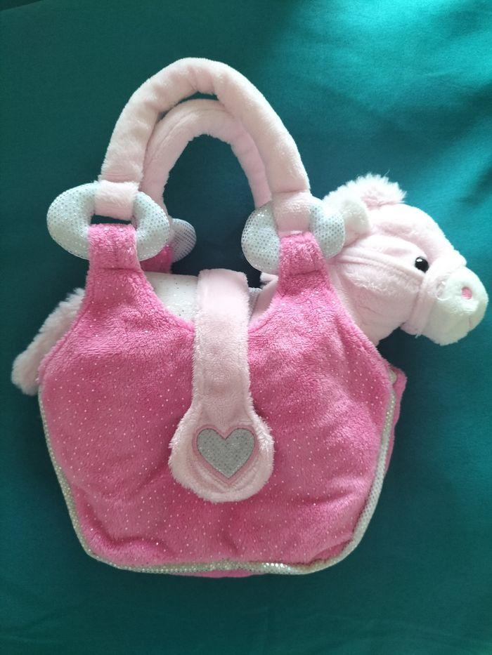 Poney dans son sac de transport (peluche) - photo numéro 1