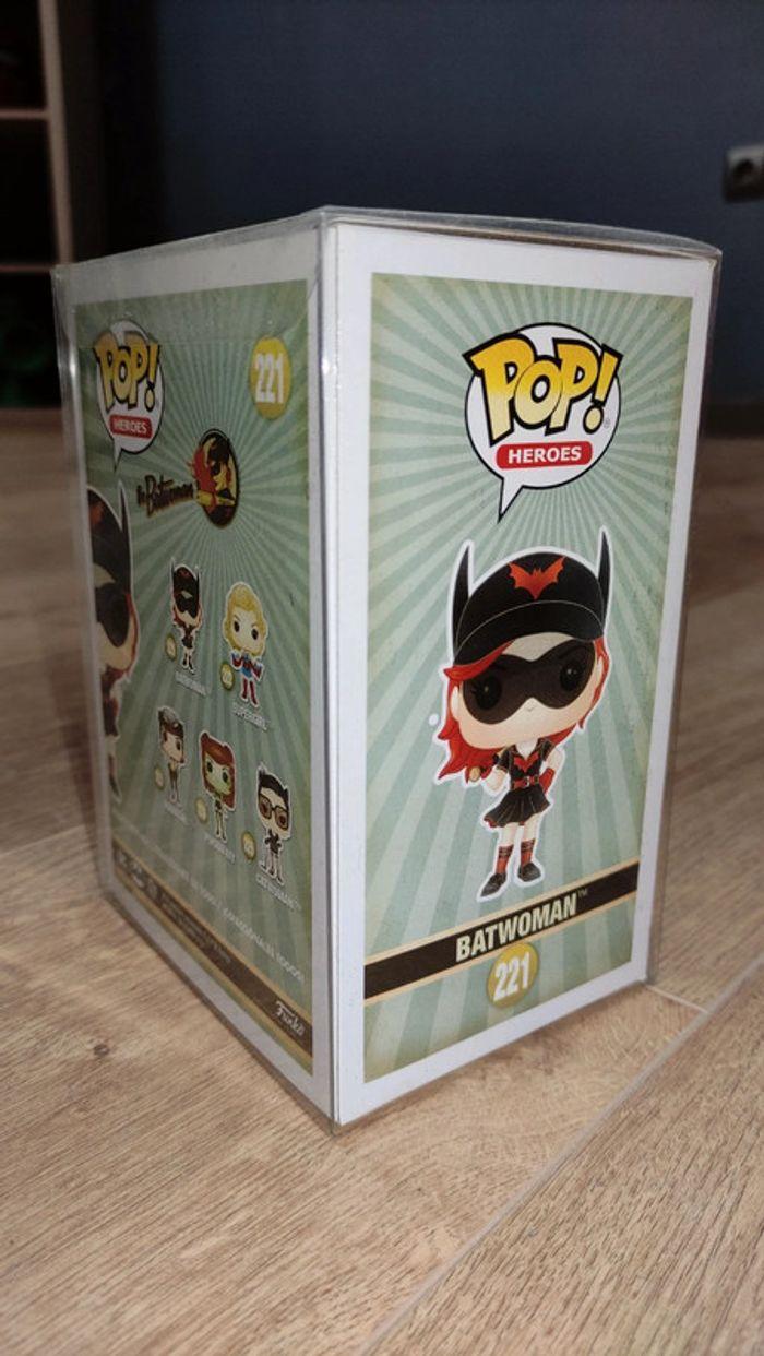 Funko Pop 221 Batwoman DC Bombshells Comics - photo numéro 3