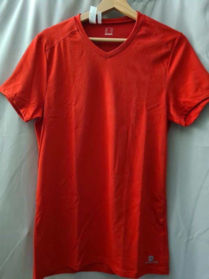 Tee shirt rouge - photo numéro 1