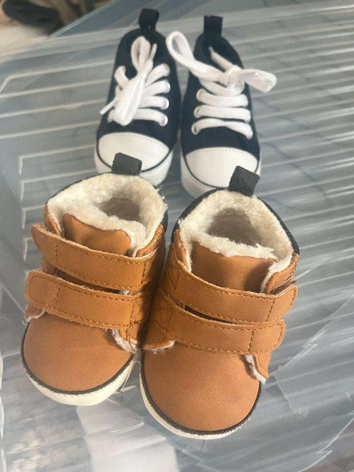 Lot deux paires de chaussures bébé garçon 3-6 mois