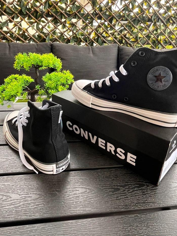 Baskets Converse All Star Chuck Taylor taille 37 neuves - photo numéro 1