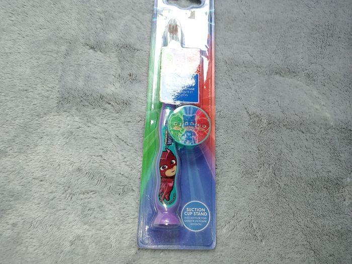 Brosse à dents avec protection 3d pjmasks pyjamasques - photo numéro 2