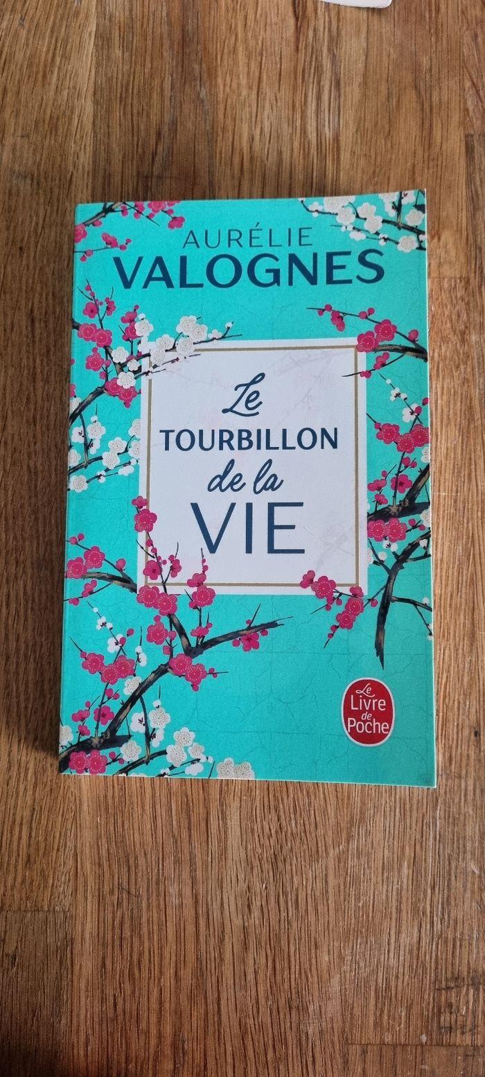 "Le tourbillon de la vie " d Aurélie Valognes - photo numéro 1