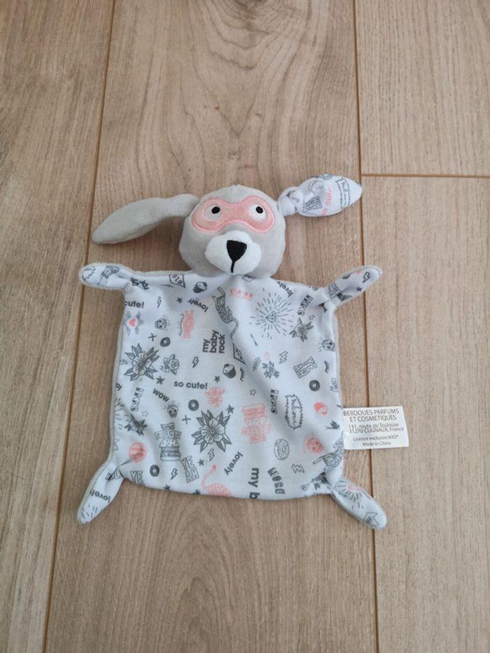 Doudou lapin IKKS Neuf - photo numéro 1