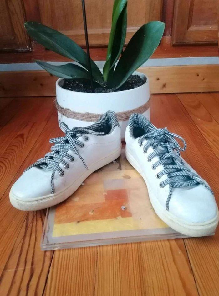 Basket  de ville  zapatillos  blanche et écossaise  naf naf taille 38 i.  Code  Y2k - photo numéro 1