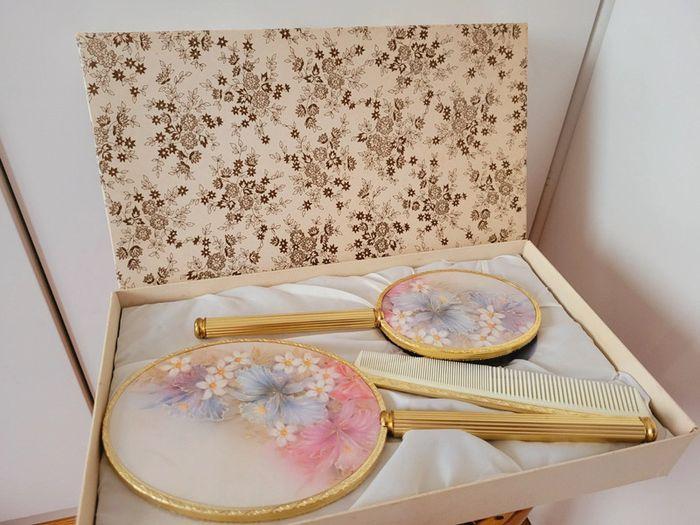 Coffret Accessoires beauté soins vintages brosse à cheveux miroir peigne - photo numéro 5