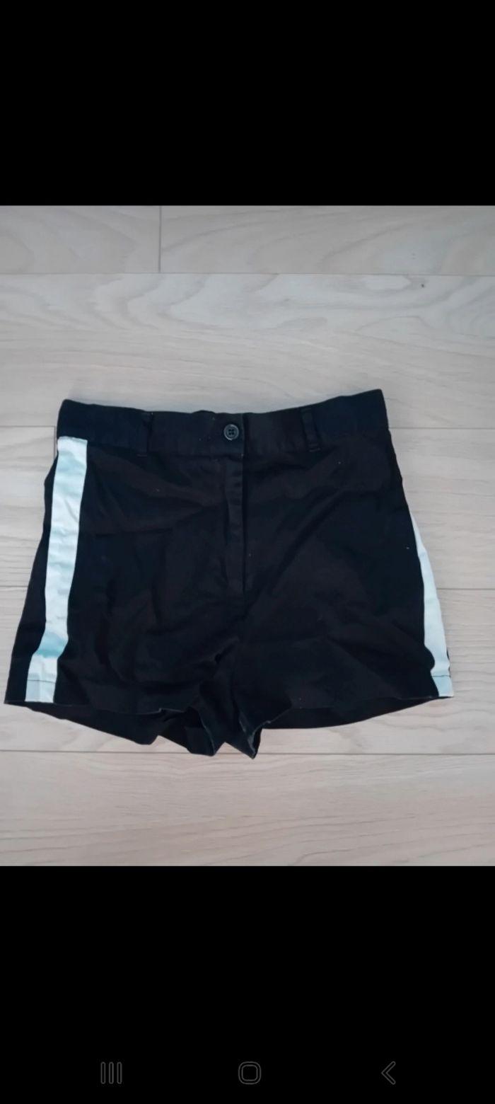 Short 34 jennyfer noir et blanc - photo numéro 1