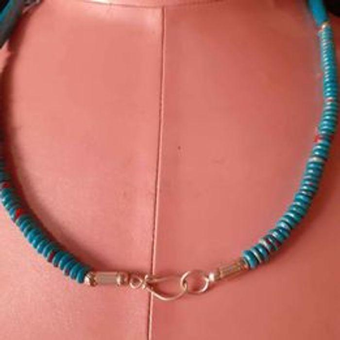 Collier avec piques bleu et rouge - photo numéro 5