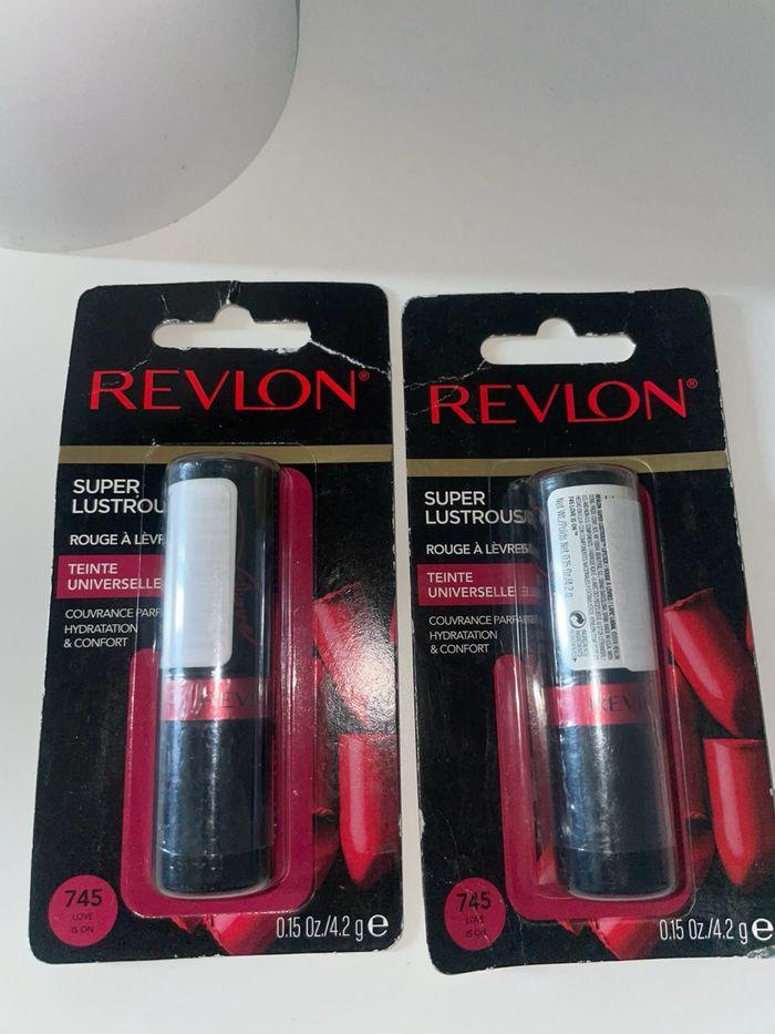 Rouge à lèvres revlon super loustrous numéro 745  maquillage neuf