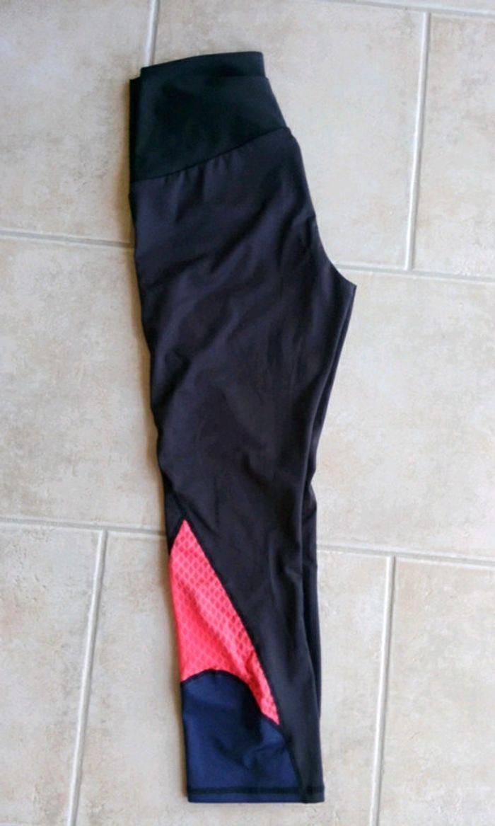 Legging sport 3/4 femme Decathlon XS - photo numéro 2