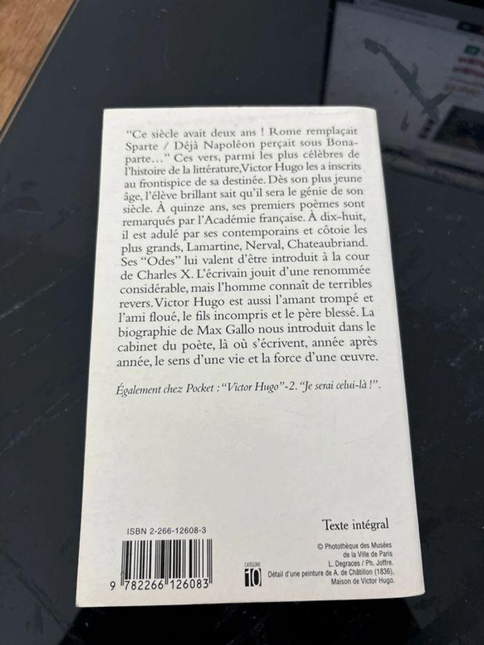 Victor Hugo, Tome 1 - Je suis une force qui va / Max Gallo - photo numéro 2