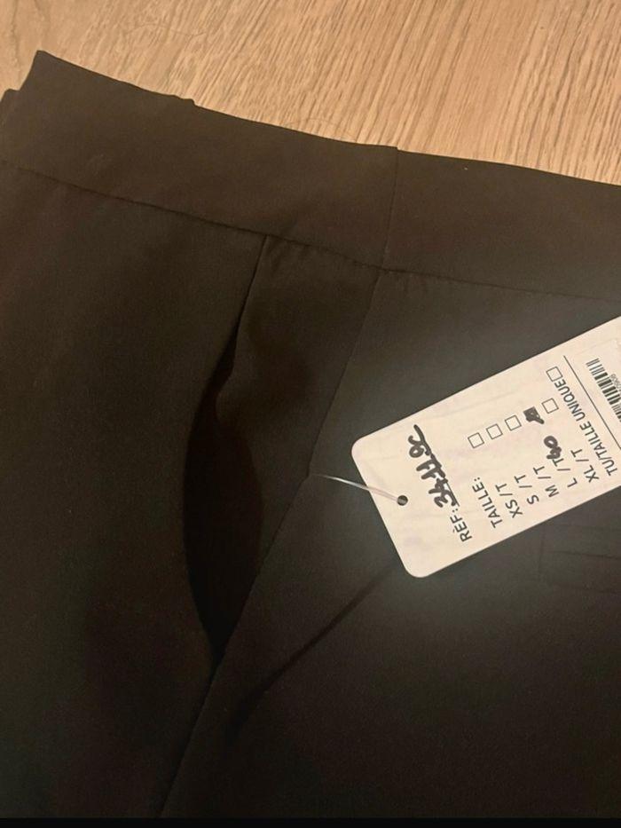 Pantalon Ajusté Noir Neuf Taille 40 - photo numéro 3