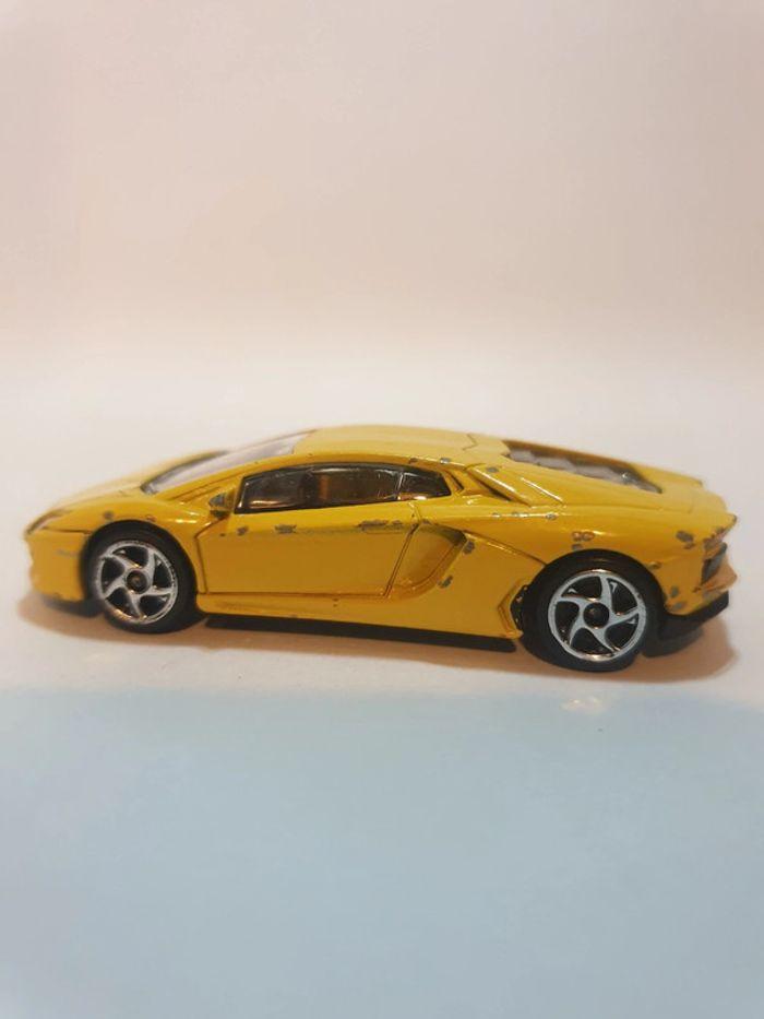 Majorette 219E Lamborghini Aventador jaune - 1/64 - photo numéro 10