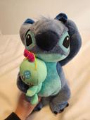 Peluche Stitch et son doudou