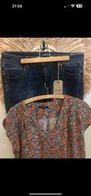 Lot jeans bonobo et haut fleuri